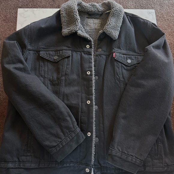 Levi's Black Sherpa-Lined Jacket - Picture 4 of 5